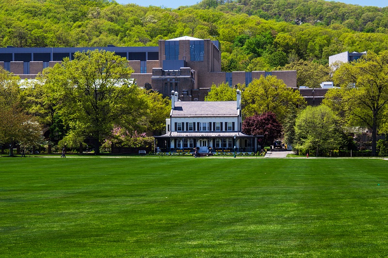 到加拿大留学一年大概要多少钱 到加拿大留学一年大概要多少钱