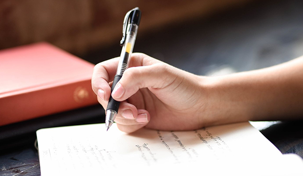 澳大利亚是一个多元文化的国家,吸引着来自世界各地的留学生。对于即将前往澳大利亚留学的学生来说,准备好合适的物品是非常重要的。在这篇文章中,我们将讨论一些你可能需要带上的物品,以便在澳大利亚留学期间更加舒适和便利。 澳大利亚是一个多元文化的国家,吸引着来自世界各地的留学生。对于即将前往澳大利亚留学的学生来说,准备好合适的物品是非常重要的。在这篇文章中,我们将讨论一些你可能需要带上的物品,以便在澳大利亚留学期间更加舒适和便利。