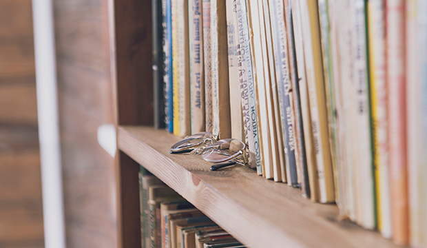 去澳洲留学是很多人的梦想,但是留学费用是一个重要的考虑因素。澳洲作为一个受欢迎的留学目的地,留学费用相对较高,但也有很多因素会影响具体的费用。 去澳洲留学是很多人的梦想,但是留学费用是一个重要的考虑因素。澳洲作为一个受欢迎的留学目的地,留学费用相对较高,但也有很多因素会影响具体的费用。